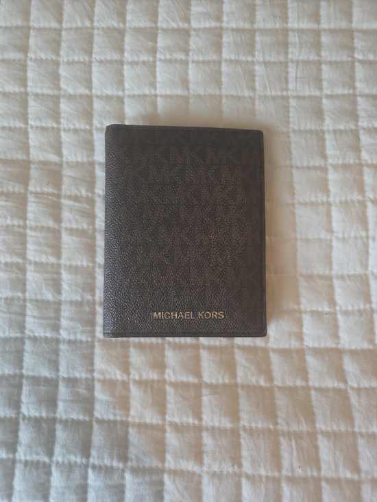 Michael Kors Handbags - Michael Kors Jet Set Passport Holder